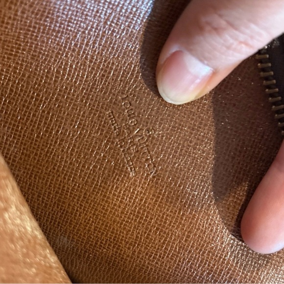 Louis Vuitton Amazon Brown
Monogram Crossbody Bag - Picture 5 of 11